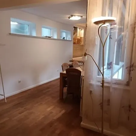 Family House شقة *